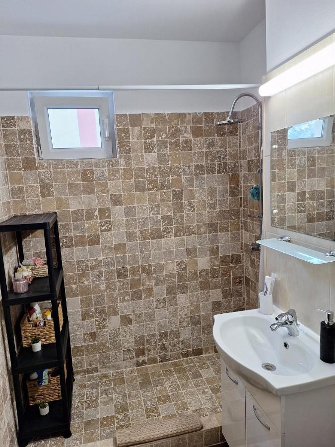 Apartament Tokyo Букурещ Екстериор снимка